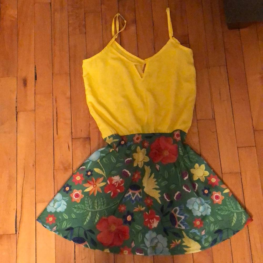 Cute Yellow Floral Dress!☀️💐